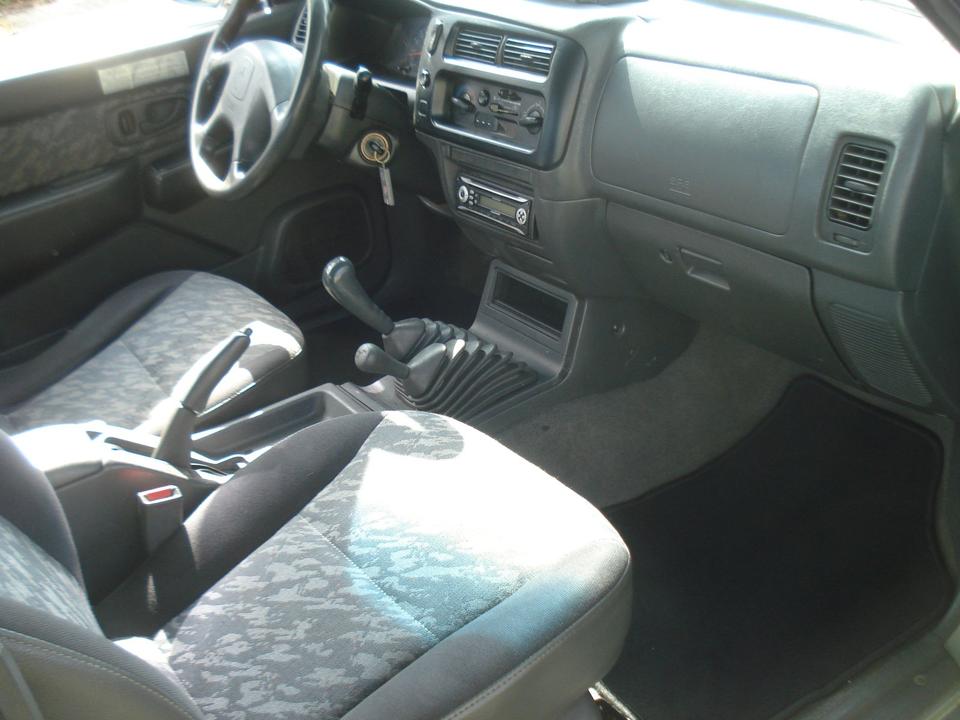 Mitsubishi L200 2.5l Diesel пробіг: 332150 рік: Juli 2001 Diesel потужність:100 PS коробка: Manuell ціна: 4899 Blau - Фото 6