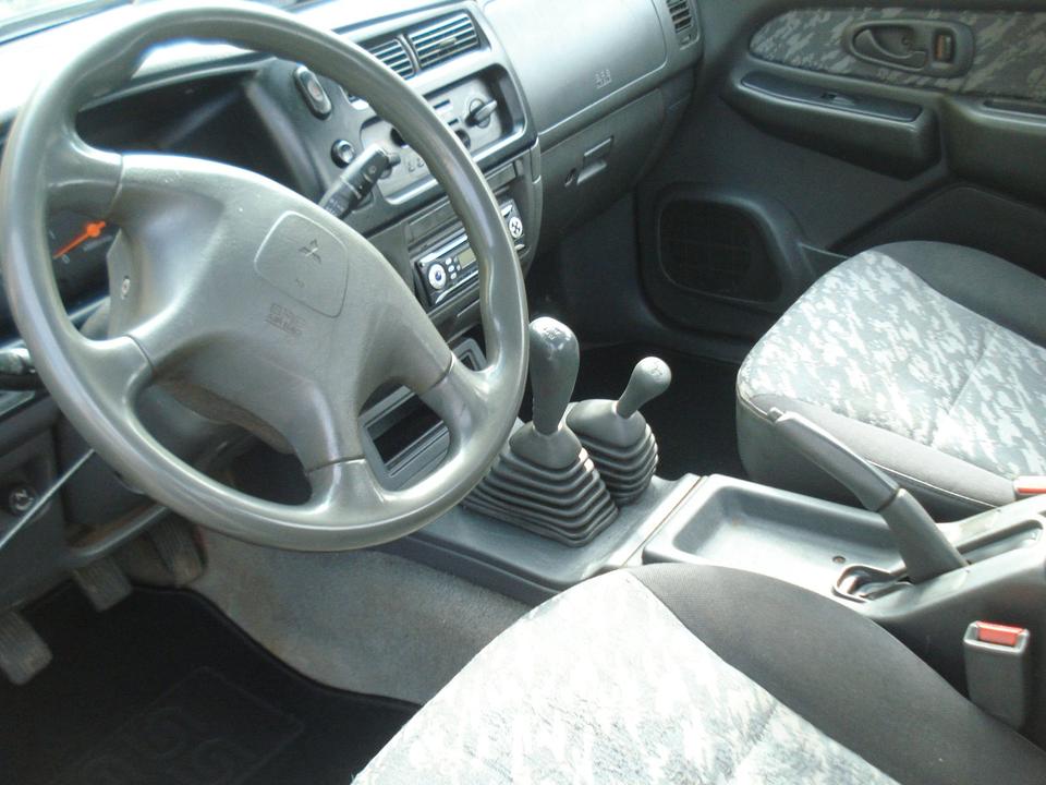 Mitsubishi L200 2.5l Diesel пробіг: 332150 рік: Juli 2001 Diesel потужність:100 PS коробка: Manuell ціна: 4899 Blau - Фото 8