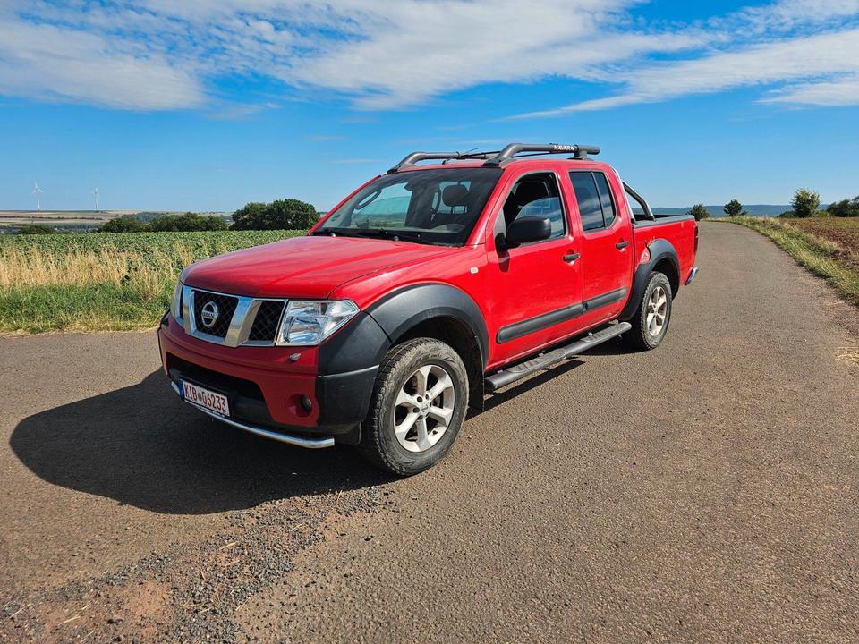 Nissan Navara Pickup Double Cab LE 4X4 пробіг: 190000 рік: Oktober 2006 Diesel потужність:171 PS коробка: Manuell ціна: 3999 - Фото 0