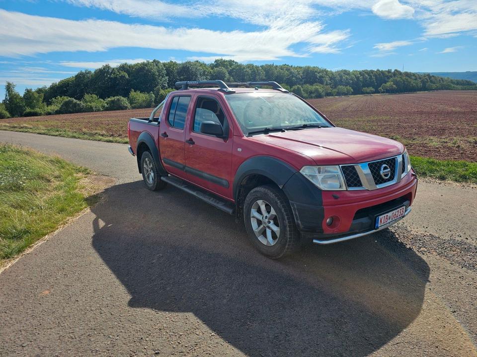 Nissan Navara Pickup Double Cab LE 4X4 пробіг: 190000 рік: Oktober 2006 Diesel потужність:171 PS коробка: Manuell ціна: 3999 - Фото 2