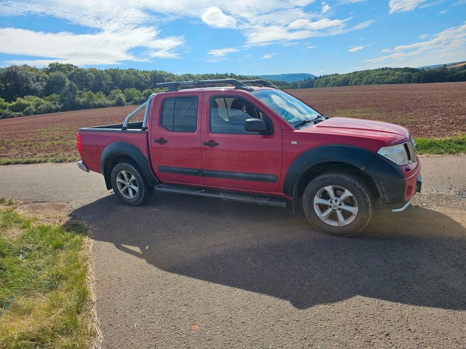 Nissan Navara Pickup Double Cab LE 4X4 пробіг: 190000 рік: Oktober 2006 Diesel потужність:171 PS коробка: Manuell ціна: 3999 - Фото 3