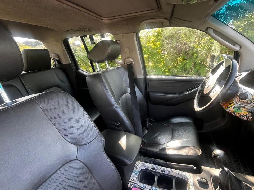 Nissan Navara 4X4 пробіг: 262000 рік: Mai 2007 Diesel потужність:171 PS коробка: Manuell ціна: 5599 - Фото 11