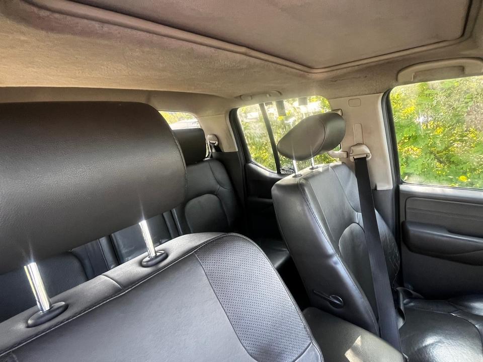 Nissan Navara 4X4 пробіг: 262000 рік: Mai 2007 Diesel потужність:171 PS коробка: Manuell ціна: 5599 - Фото 13