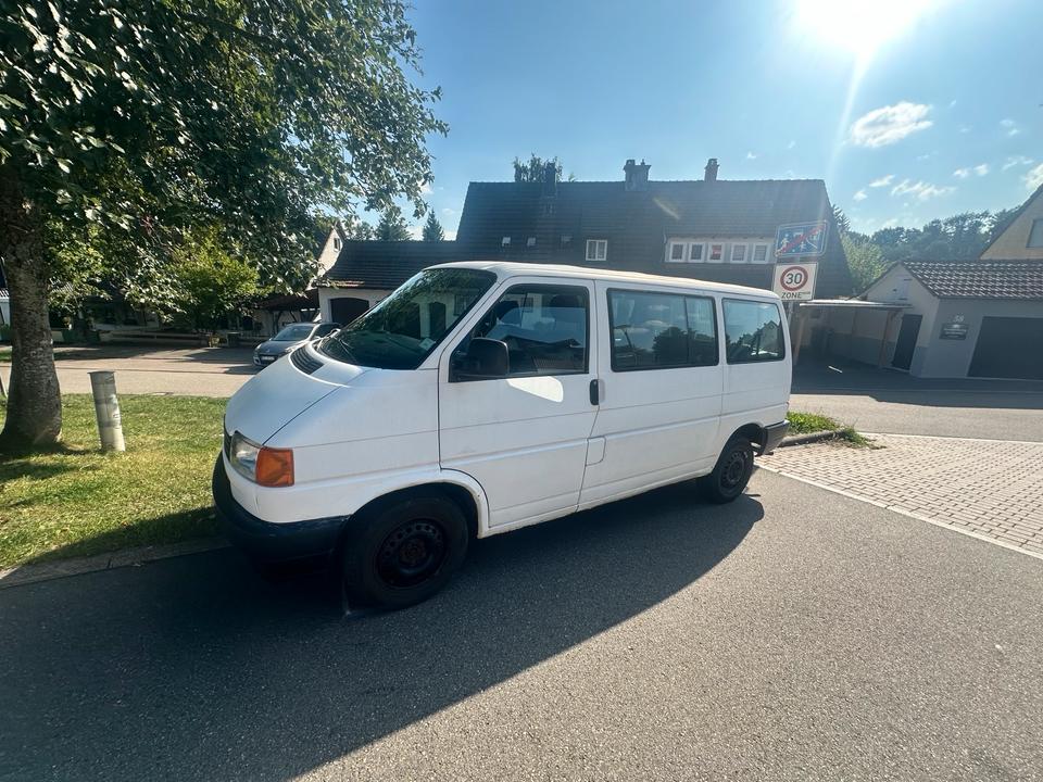 VW T4 2,4  пробіг: 198489 рік: März 1995 Diesel коробка: Manuell потужність:75 PS ціна: 3250 - Фото 1