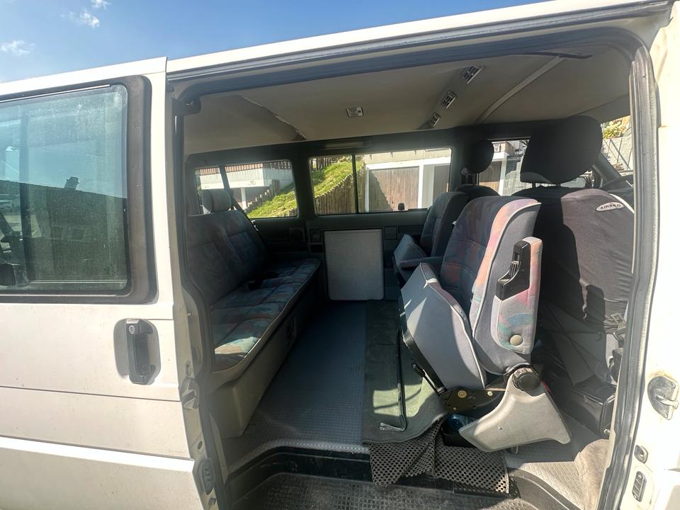 VW T4 2,4  пробіг: 198489 рік: März 1995 Diesel коробка: Manuell потужність:75 PS ціна: 3250 - Фото 6