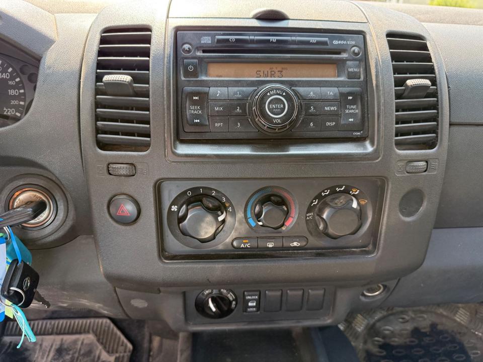 Nissan Navara Pickup Double Cab XE 4X4  пробіг: 188000 рік: Mai 2007 Diesel потужність:171 PS коробка: Manuell ціна: 3700 - Фото 12