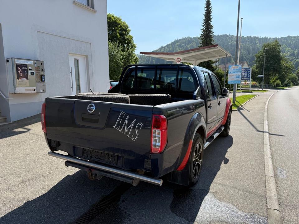 Nissan Navara Pickup Double Cab XE 4X4  пробіг: 188000 рік: Mai 2007 Diesel потужність:171 PS коробка: Manuell ціна: 3700 - Фото 2