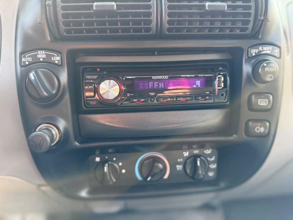 Ford Explorer 4.0 V6 4x4  пробіг: 308000 рік: Oktober 1998 Benzin потужність:207 PS коробка: Automatik ціна: 2890 - Фото 12