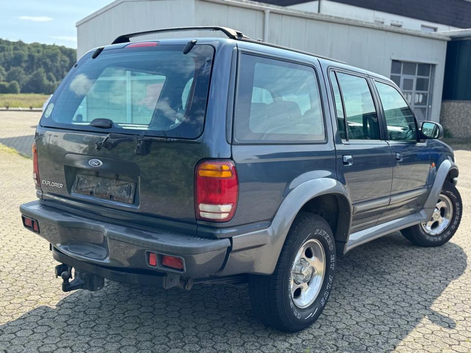 Ford Explorer 4.0 V6 4x4  пробіг: 308000 рік: Oktober 1998 Benzin потужність:207 PS коробка: Automatik ціна: 2890 - Фото 3