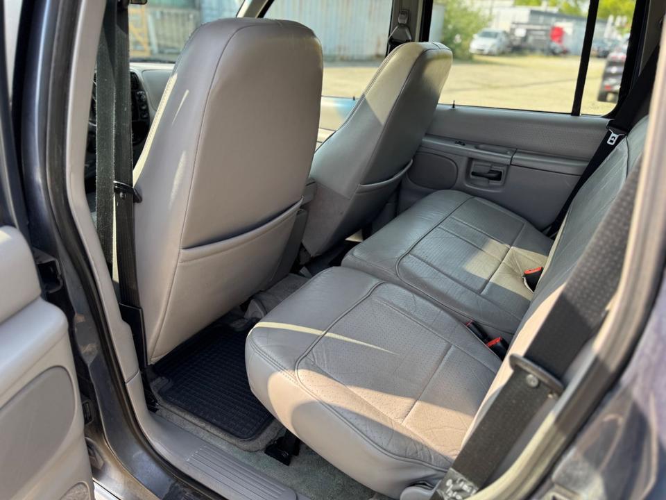 Ford Explorer 4.0 V6 4x4  пробіг: 308000 рік: Oktober 1998 Benzin потужність:207 PS коробка: Automatik ціна: 2890 - Фото 6