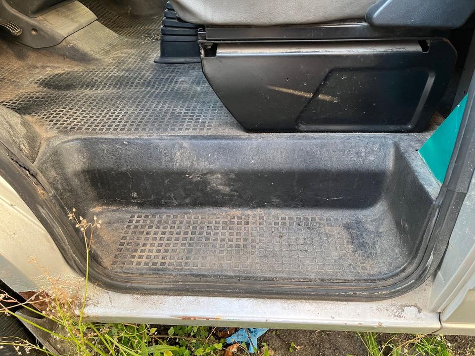 Volkswagen T4 Multivan пробіг: 330000 рік: Oktober 1997 Diesel потужність:102 PS коробка: Manuell ціна: 800 - Фото 4