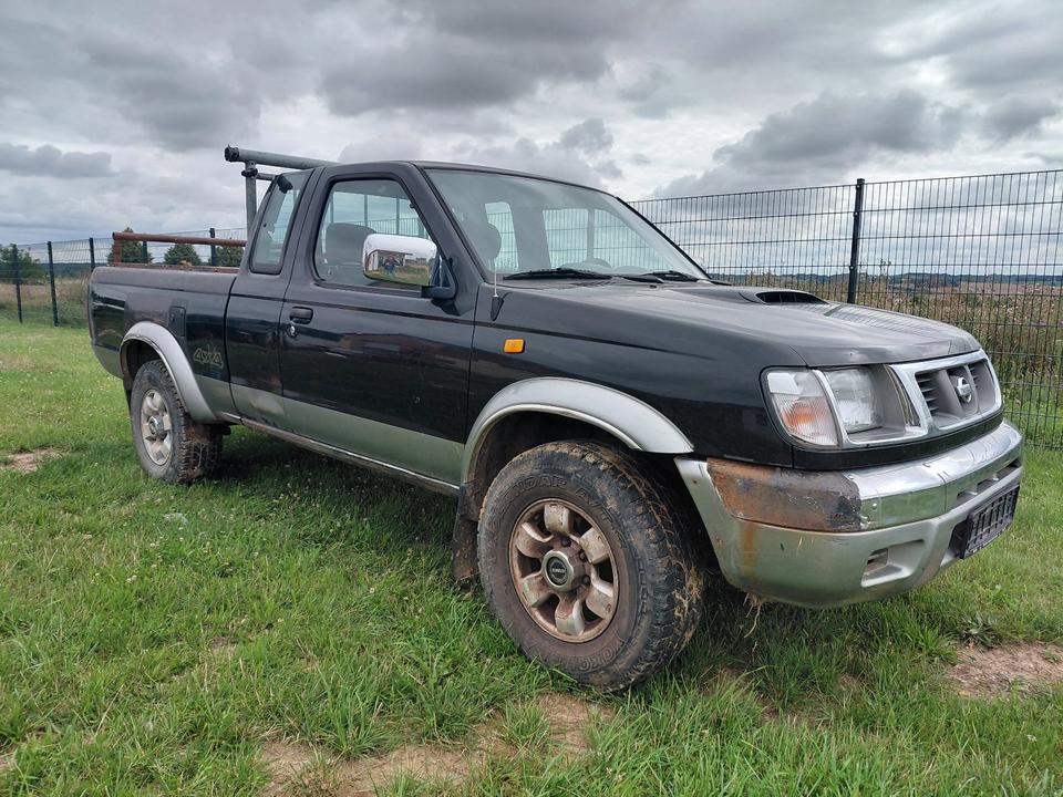 Nissan Navara 4x4  пробіг: 160000 рік: Februar 2000 Diesel потужність:101 PS коробка: Manuell ціна: 2490 - Фото 0