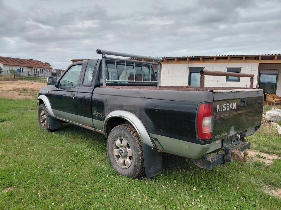 Nissan Navara 4x4  пробіг: 160000 рік: Februar 2000 Diesel потужність:101 PS коробка: Manuell ціна: 2490 - Фото 6