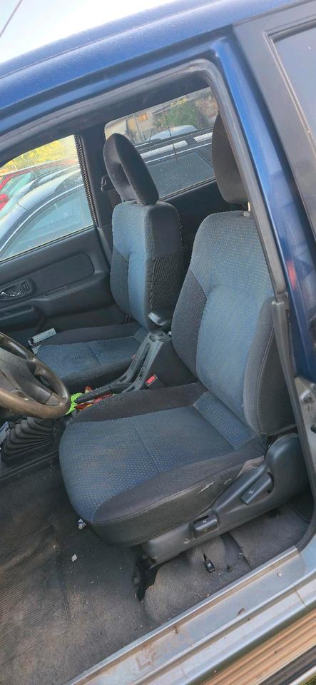 Mitsubishi L200 K60 пробіг: 319790 рік: April 2000 Diesel потужність:106 PS коробка: Manuell ціна: 5000 Blau - Фото 11