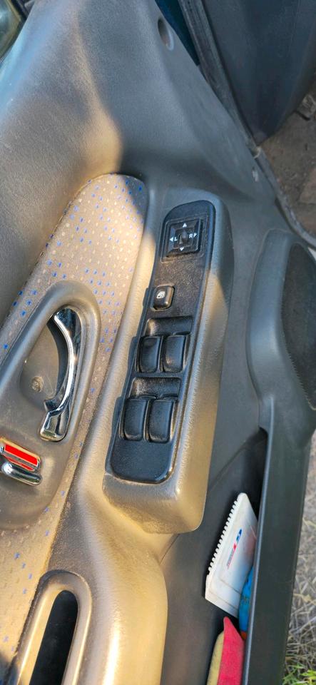 Mitsubishi L200 K60 пробіг: 319790 рік: April 2000 Diesel потужність:106 PS коробка: Manuell ціна: 5000 Blau - Фото 13