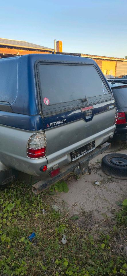 Mitsubishi L200 K60 пробіг: 319790 рік: April 2000 Diesel потужність:106 PS коробка: Manuell ціна: 5000 Blau - Фото 3