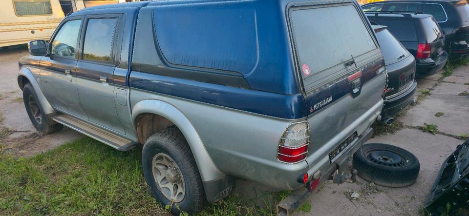 Mitsubishi L200 K60 пробіг: 319790 рік: April 2000 Diesel потужність:106 PS коробка: Manuell ціна: 5000 Blau - Фото 4