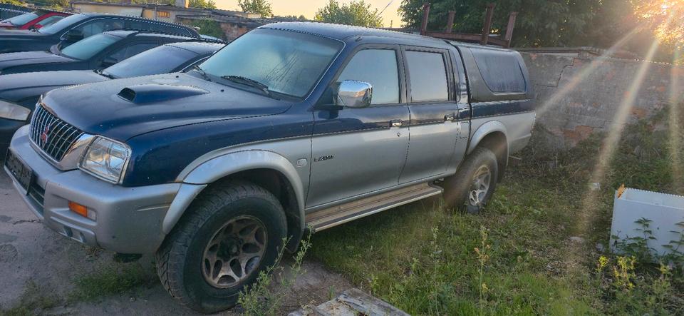 Mitsubishi L200 K60 пробіг: 319790 рік: April 2000 Diesel потужність:106 PS коробка: Manuell ціна: 5000 Blau - Фото 8