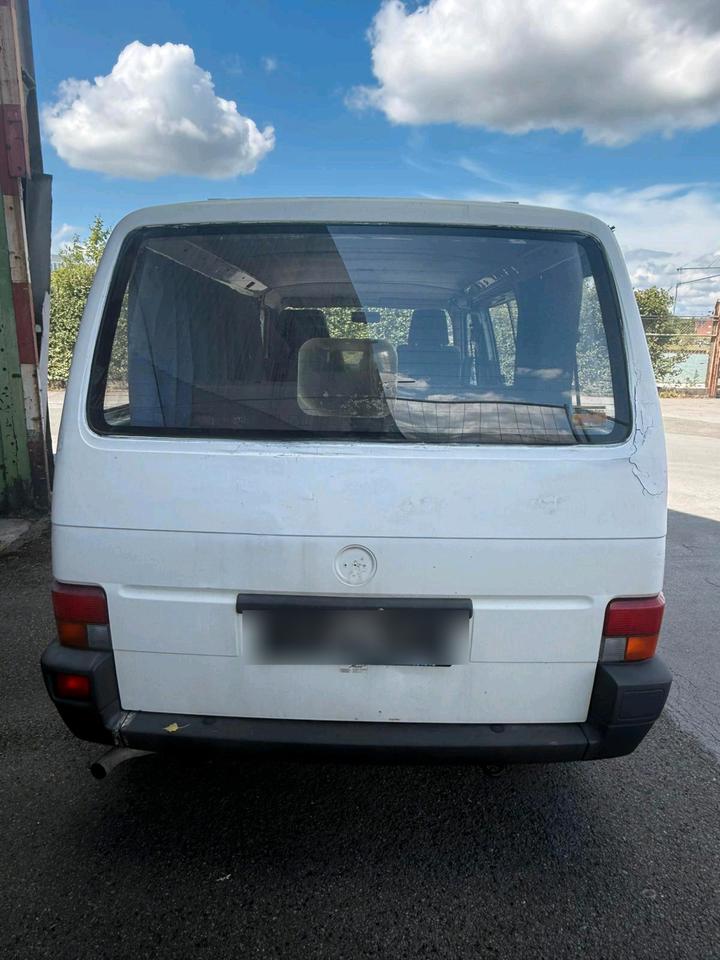 Volkswagen T4 Multivan Camper 1.9 Diesel пробіг: 276698 рік: März 1995 потужність:100 PS ціна: 2299 - Фото 4