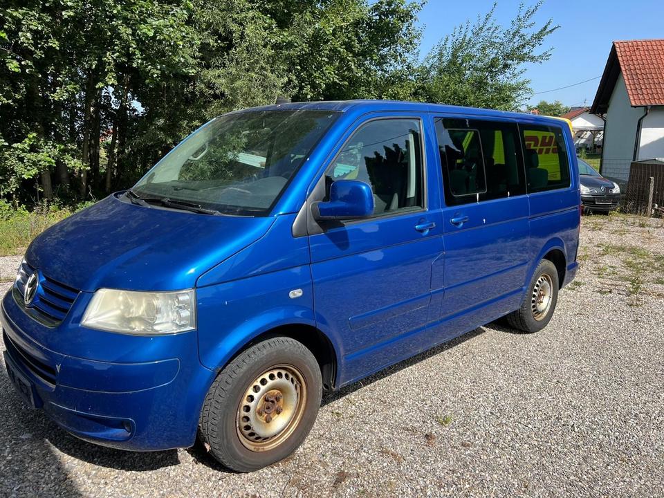 Volkswagen T5 Multivan 2.5 TDI Comfortline пробіг: 400000 рік: September 2005 Diesel потужність:131 PS коробка: Manuell ціна: 2990 - Фото 0