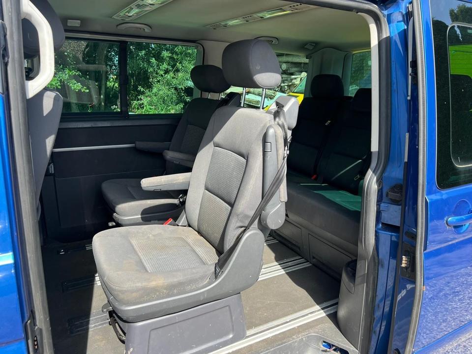 Volkswagen T5 Multivan 2.5 TDI Comfortline пробіг: 400000 рік: September 2005 Diesel потужність:131 PS коробка: Manuell ціна: 2990 - Фото 12