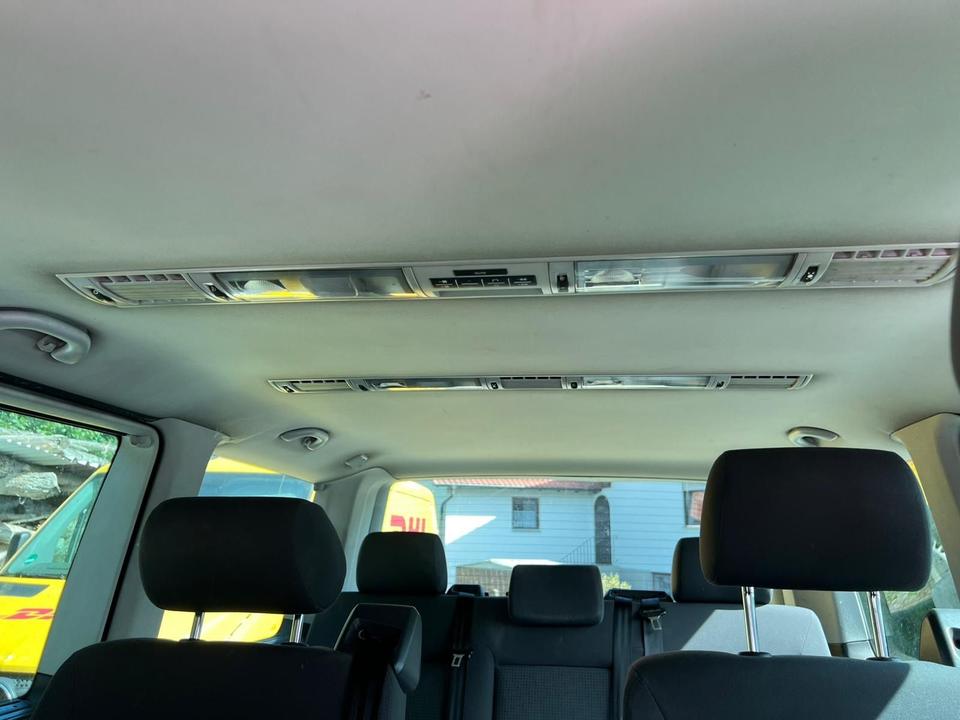 Volkswagen T5 Multivan 2.5 TDI Comfortline пробіг: 400000 рік: September 2005 Diesel потужність:131 PS коробка: Manuell ціна: 2990 - Фото 13