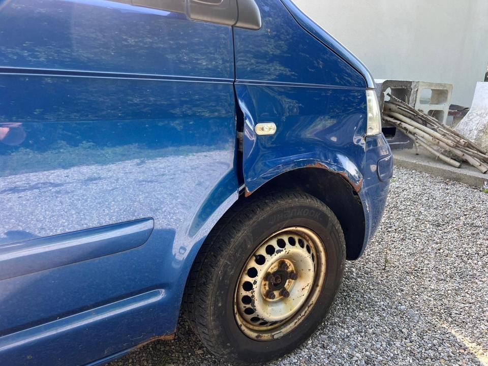 Volkswagen T5 Multivan 2.5 TDI Comfortline пробіг: 400000 рік: September 2005 Diesel потужність:131 PS коробка: Manuell ціна: 2990 - Фото 14