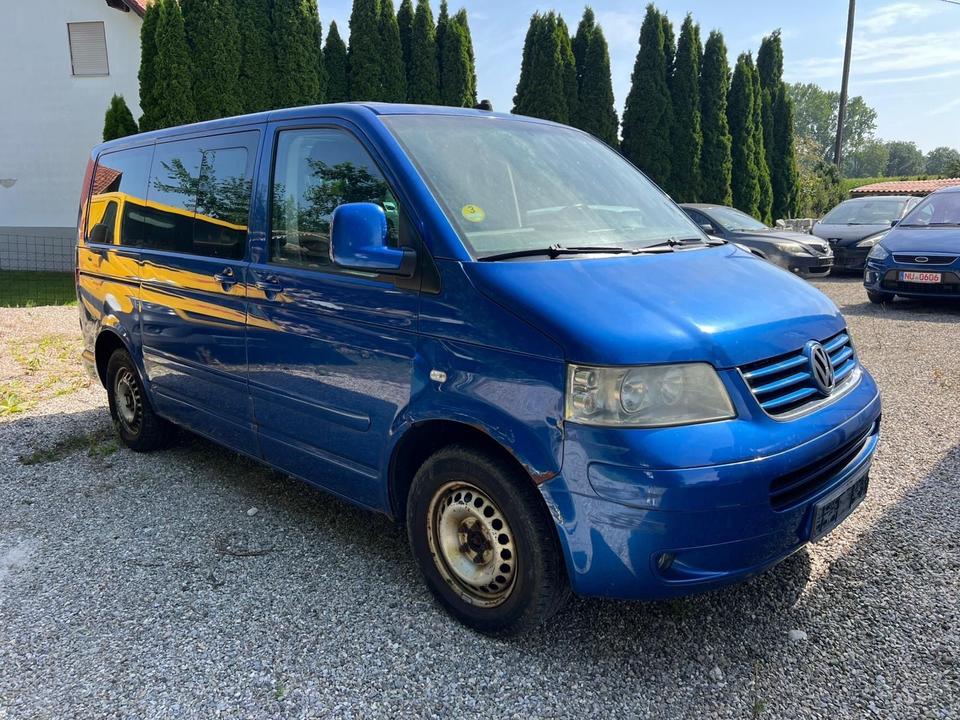 Volkswagen T5 Multivan 2.5 TDI Comfortline пробіг: 400000 рік: September 2005 Diesel потужність:131 PS коробка: Manuell ціна: 2990 - Фото 2