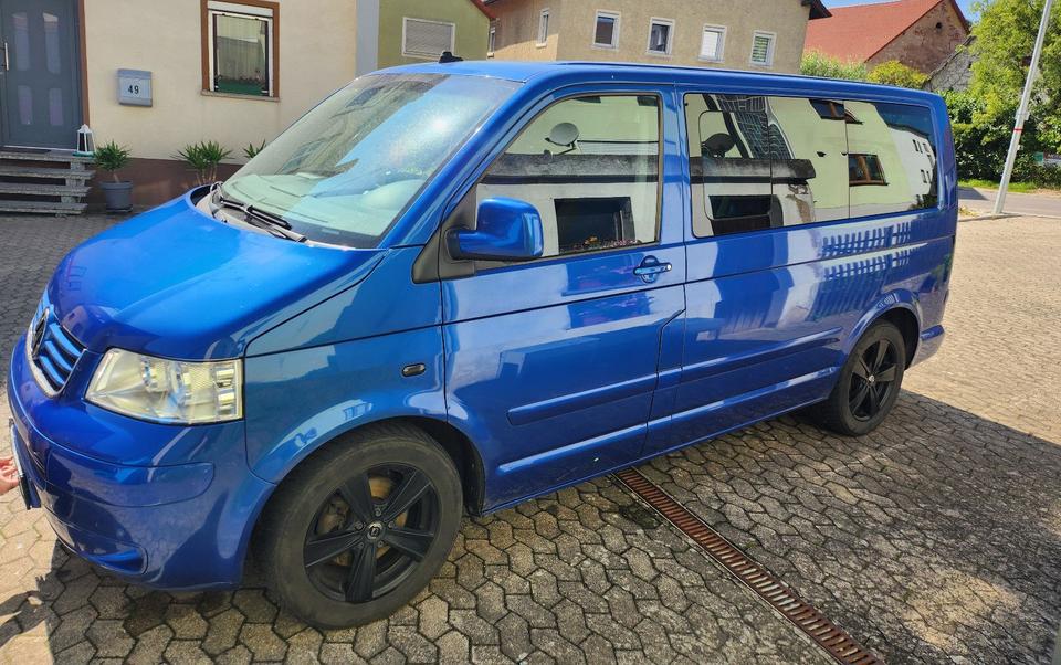 Volkswagen T5 Multivan 2,5 TDI пробіг: 336840 рік: November 2004 Diesel потужність:131 PS коробка: Manuell ціна: 3000 - Фото 4