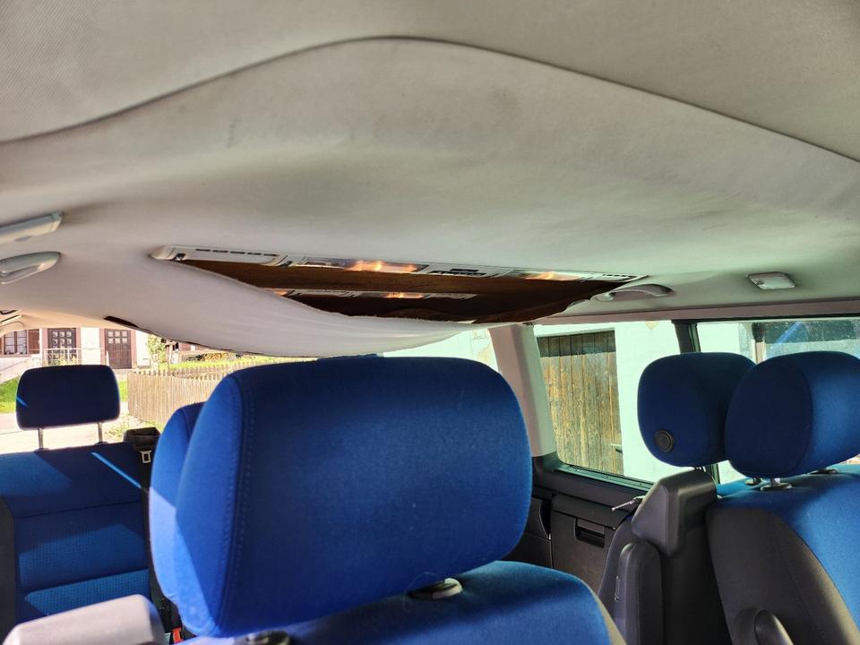 Volkswagen T5 Multivan 2,5 TDI пробіг: 336840 рік: November 2004 Diesel потужність:131 PS коробка: Manuell ціна: 3000 - Фото 8