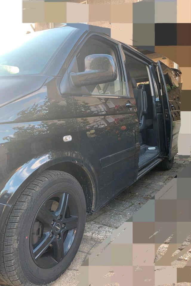  Дпомога з купівлі та пригону авто VW T5 Multivan пробіг: 294000 рік: September 2003 Diesel потужність:130 PS коробка: Manuell ціна: 3000 - Фото 3