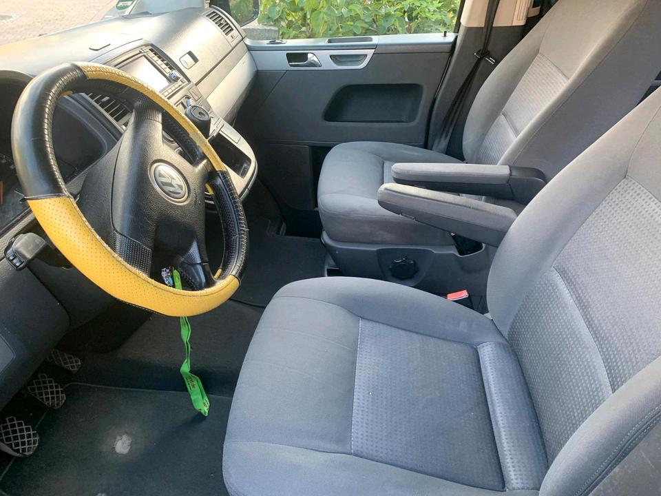  Дпомога з купівлі та пригону авто VW T5 Multivan пробіг: 294000 рік: September 2003 Diesel потужність:130 PS коробка: Manuell ціна: 3000 - Фото 5
