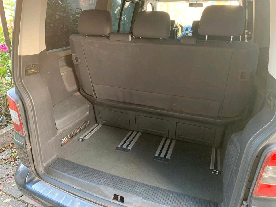  Дпомога з купівлі та пригону авто VW T5 Multivan пробіг: 294000 рік: September 2003 Diesel потужність:130 PS коробка: Manuell ціна: 3000 - Фото 7