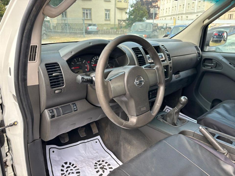 Nissan Navara Pickup King Cab XE 4X4 пробіг: 372981 рік: März 2007 Diesel потужність:171 PS коробка: Manuell ціна: 3900 Weiß - Фото 10