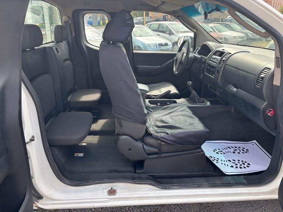 Nissan Navara Pickup King Cab XE 4X4 пробіг: 372981 рік: März 2007 Diesel потужність:171 PS коробка: Manuell ціна: 3900 Weiß - Фото 8