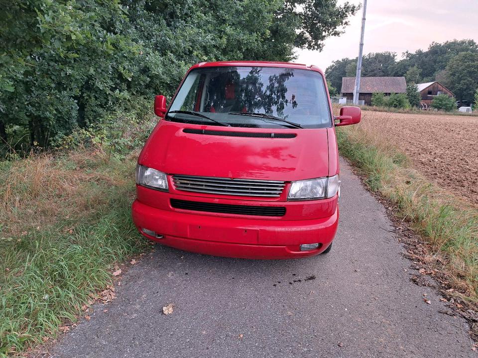 Vw T4 Multivan rot 2.5 TDI Abs Klima 7 Sitzer пробіг: 338000 рік: Januar 1997 Diesel потужність:102 PS ціна: 2500 - Фото 1