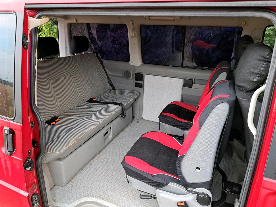 Vw T4 Multivan rot 2.5 TDI Abs Klima 7 Sitzer пробіг: 338000 рік: Januar 1997 Diesel потужність:102 PS ціна: 2500 - Фото 10
