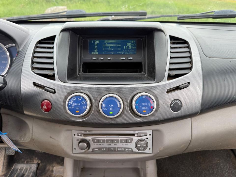 Mitsubishi L200 Pick-Up Double Cab 2.5 D-ID 4WD пробіг: 218000 рік: Dezember 2007 Diesel потужність:136 PS коробка: Manuell ціна: 4600 - Фото 11