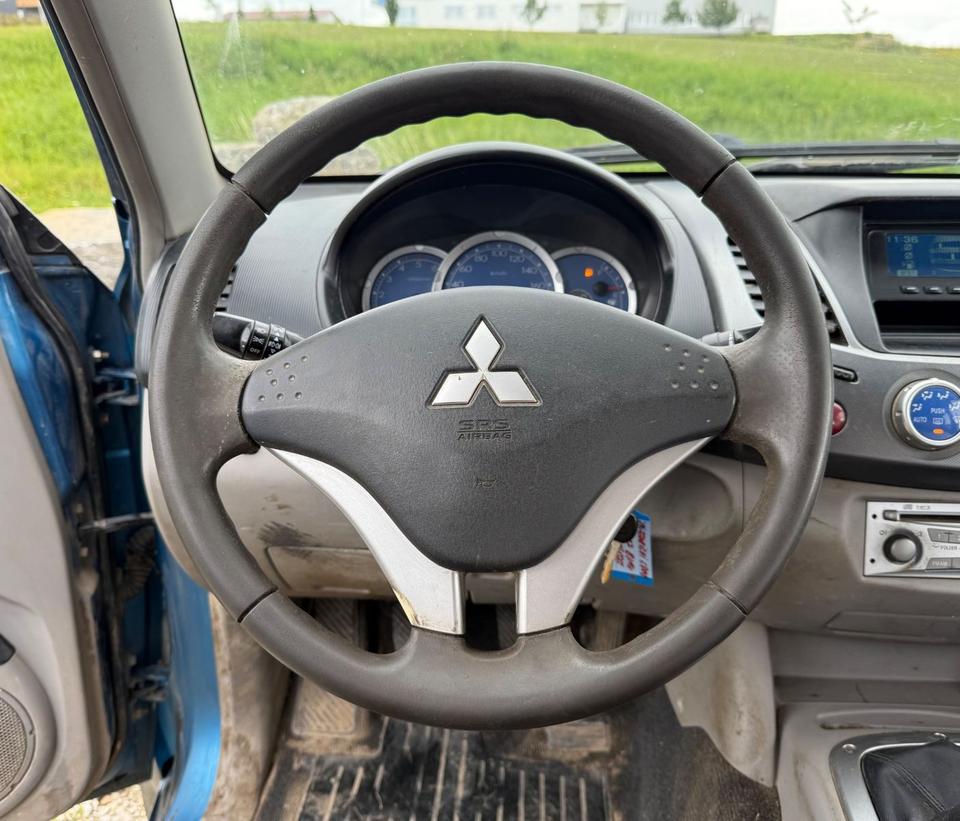 Mitsubishi L200 Pick-Up Double Cab 2.5 D-ID 4WD пробіг: 218000 рік: Dezember 2007 Diesel потужність:136 PS коробка: Manuell ціна: 4600 - Фото 13