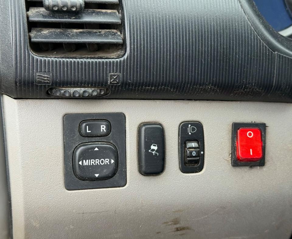Mitsubishi L200 Pick-Up Double Cab 2.5 D-ID 4WD пробіг: 218000 рік: Dezember 2007 Diesel потужність:136 PS коробка: Manuell ціна: 4600 - Фото 15