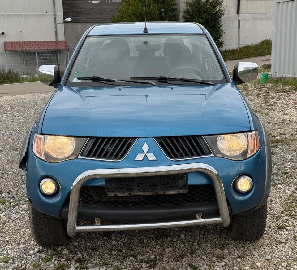 Mitsubishi L200 Pick-Up Double Cab 2.5 D-ID 4WD пробіг: 218000 рік: Dezember 2007 Diesel потужність:136 PS коробка: Manuell ціна: 4600 - Фото 5