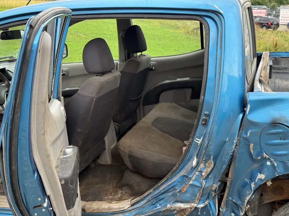 Mitsubishi L200 Pick-Up Double Cab 2.5 D-ID 4WD пробіг: 218000 рік: Dezember 2007 Diesel потужність:136 PS коробка: Manuell ціна: 4600 - Фото 9