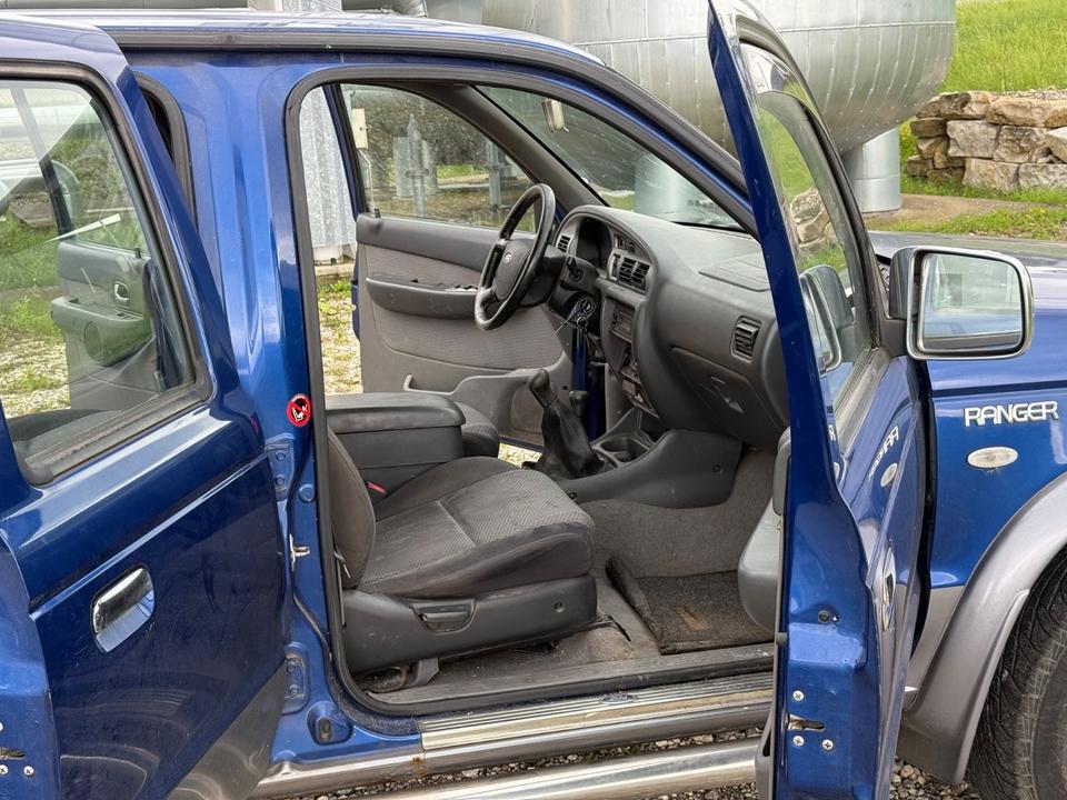 Ford Ranger XLT Pick-Up Double Cab 2.5D 4x4 пробіг: 268000 рік: Dezember 2005 Diesel потужність:109 PS коробка: Manuell ціна: 2900 - Фото 7
