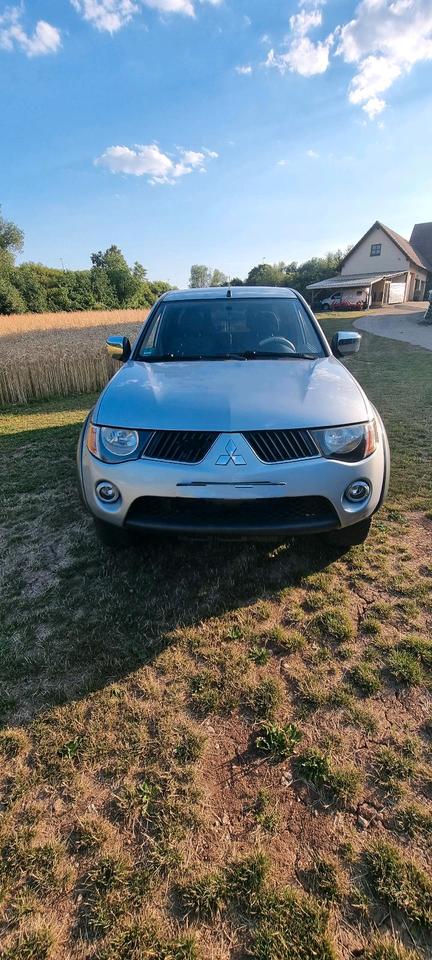 Mitsubishi L200 Pick Up 3,5T пробіг: 101222 рік: Dezember 2007 Diesel потужність:167 PS коробка: Manuell ціна: 6000 - Фото 1