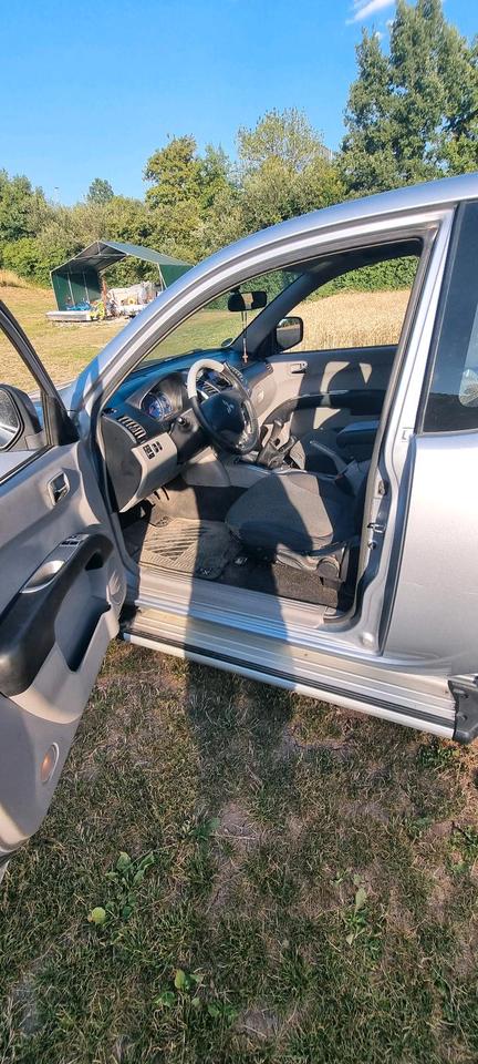 Mitsubishi L200 Pick Up 3,5T пробіг: 101222 рік: Dezember 2007 Diesel потужність:167 PS коробка: Manuell ціна: 6000 - Фото 6