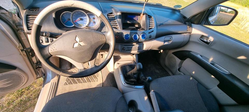 Mitsubishi L200 Pick Up 3,5T пробіг: 101222 рік: Dezember 2007 Diesel потужність:167 PS коробка: Manuell ціна: 6000 - Фото 7