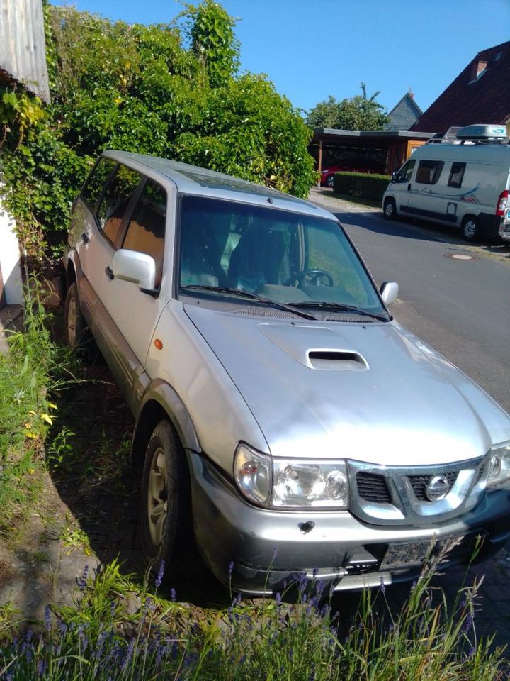 Nissan Terrano R20 3.0L Gelendewagen 4x4 Allrad пробіг: 356000 рік: August 2003 Diesel коробка: Manuell ціна: 2400 - Фото 0