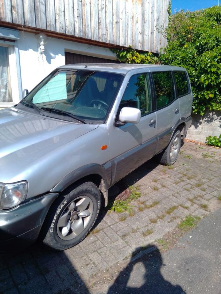 Nissan Terrano R20 3.0L Gelendewagen 4x4 Allrad пробіг: 356000 рік: August 2003 Diesel коробка: Manuell ціна: 2400 - Фото 1