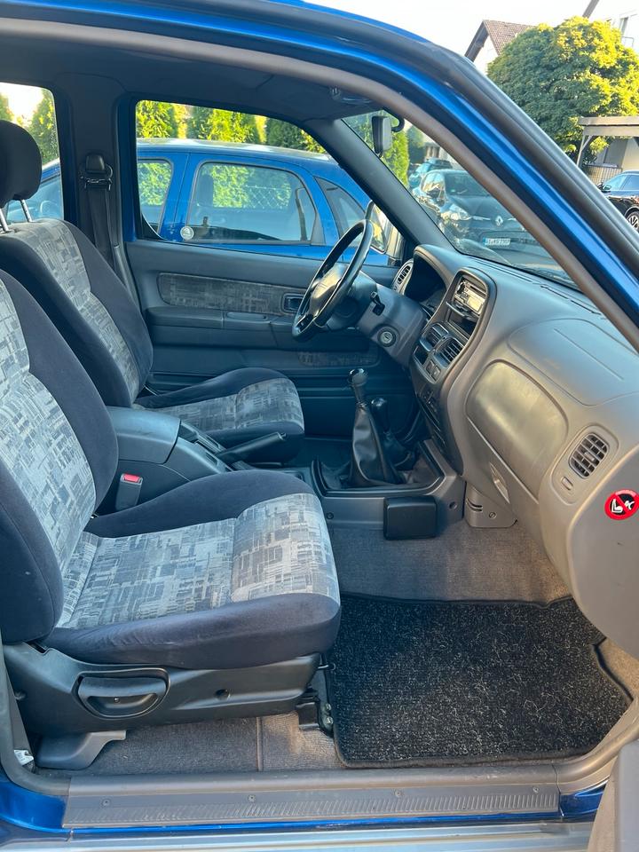 Nissan Navara D22 4x4 Pickup Doka  пробіг: 128000 рік: Mai 2002 Diesel потужність:103 PS коробка: Manuell Euro3 ціна: 4500 ціна: 4500 - Фото 8