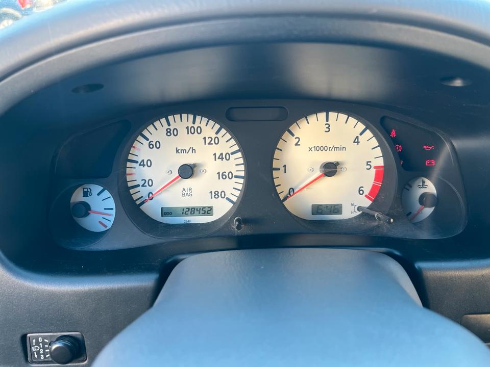 Nissan Navara D22 4x4 Pickup Doka  пробіг: 128000 рік: Mai 2002 Diesel потужність:103 PS коробка: Manuell Euro3 ціна: 4500 ціна: 4500 - Фото 9